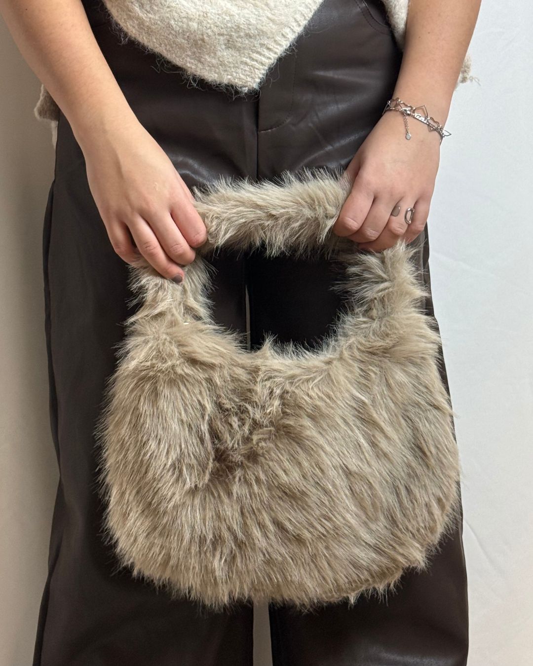 Eefje fluffy tas beige